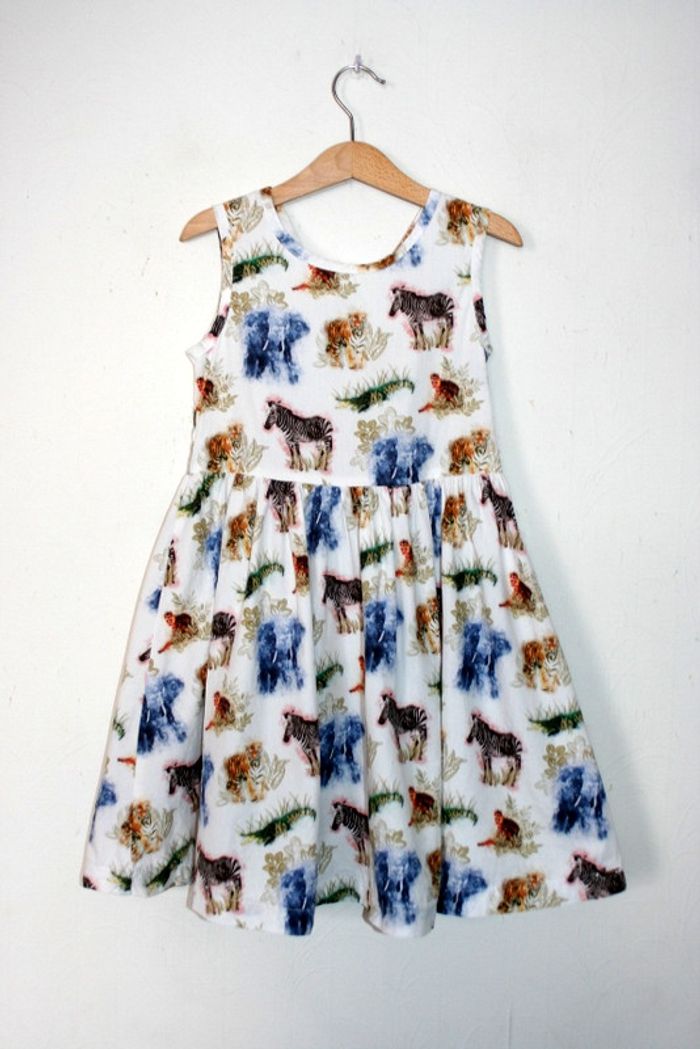 Robe GYMP taille 128 env 8 ans