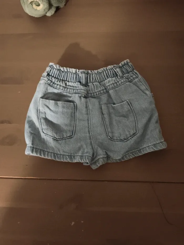 Short en jean bébé 9 mois Verbaudet très bon état - photo numéro 4