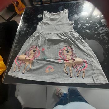 Robe d'été licornes 6-8 ans H&M en bon état