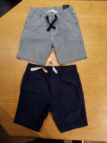 Lot 2  shorts H&M  98 cm ou 3 ans