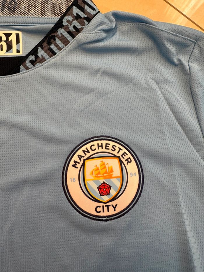 Maillot de foot Puma équipe Manchester City 2024 / 2025taille 15/16 ans authentique neuf - photo numéro 4