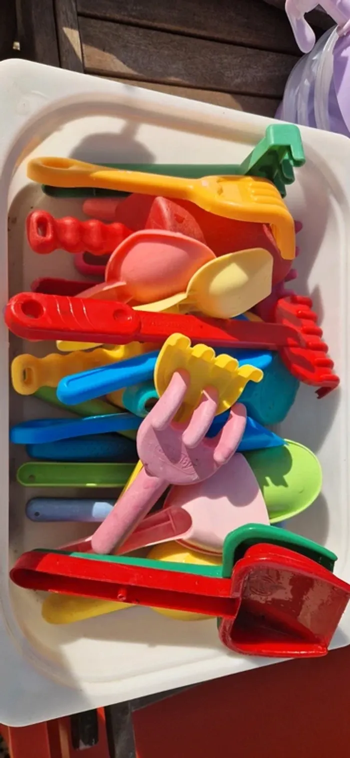 Très gros lot jouets de sable - photo numéro 2