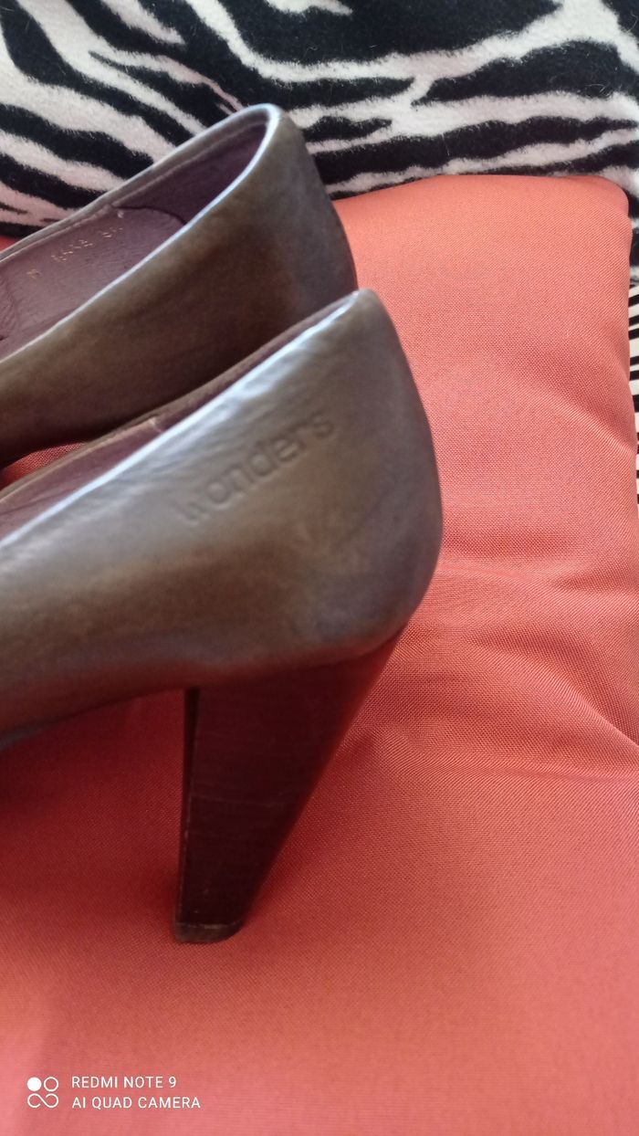 Escarpins Wonders cuir coloris taupe marron pointure 36.tbe - photo numéro 5