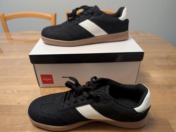 Sneakers homme pointure 44 Neuve avec boîte Tissaia