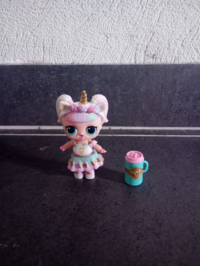 Poupée lol surprise