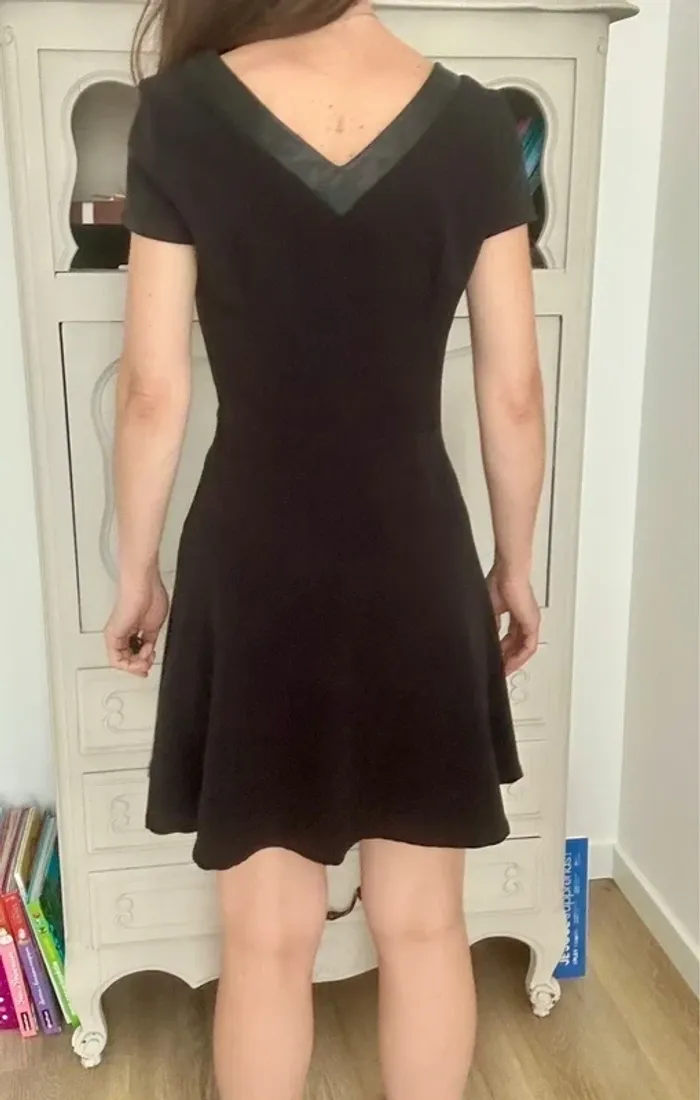 Superbe petite robe noir chic et élégante Nafnaf taille 38 , M , 2 - photo numéro 5