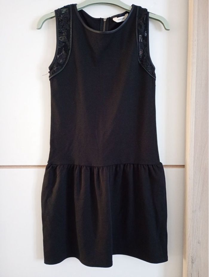 Robe noire Naf Naf dentelle aux épaules