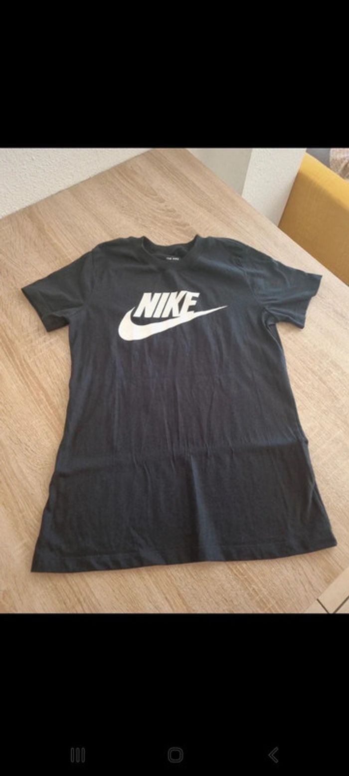Tee shirt nike