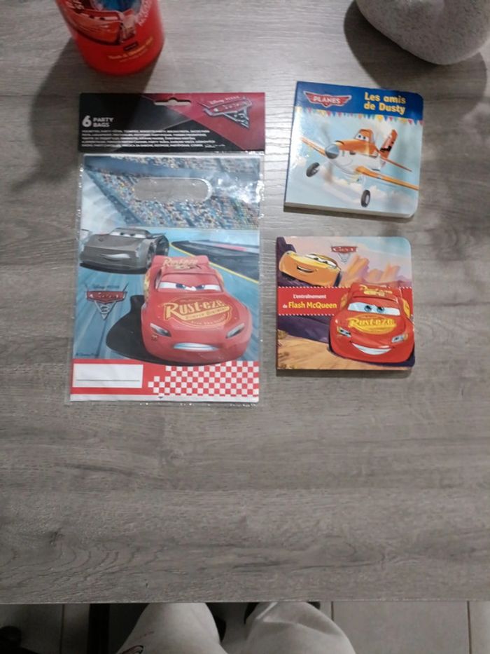 Lot Cars & Planes Disney – Gel douche 1 Litre livres & sacs de fête - photo numéro 2