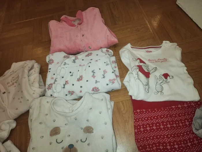 Lot de pyjama taille 12 mois et 3 body - photo numéro 16