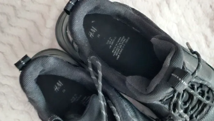 Basket noires H&M bon état taille 39 - photo numéro 7