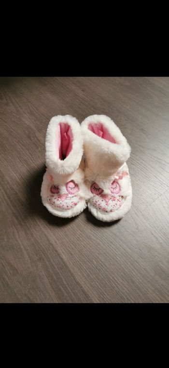 Chaussons taille 19