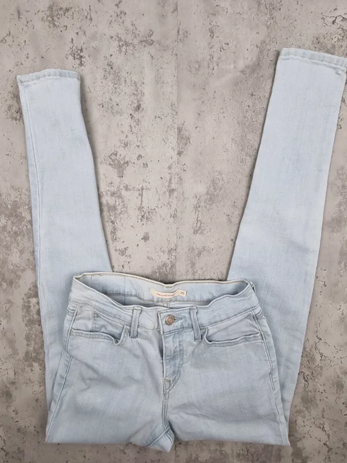 Jean Levi’s 710 Super Skinny bleu clair – Taille 25x30 US / 34 FR Femme (mesures en photos) - photo numéro 2