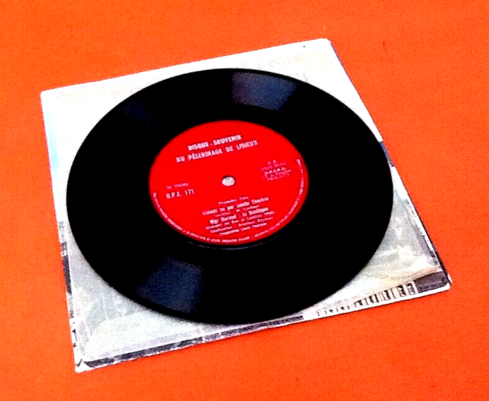 Vinyle 33 tours (17cm) Disque souvenir du Pèlerinage de Lisieux O.P.E 171 - photo numéro 2