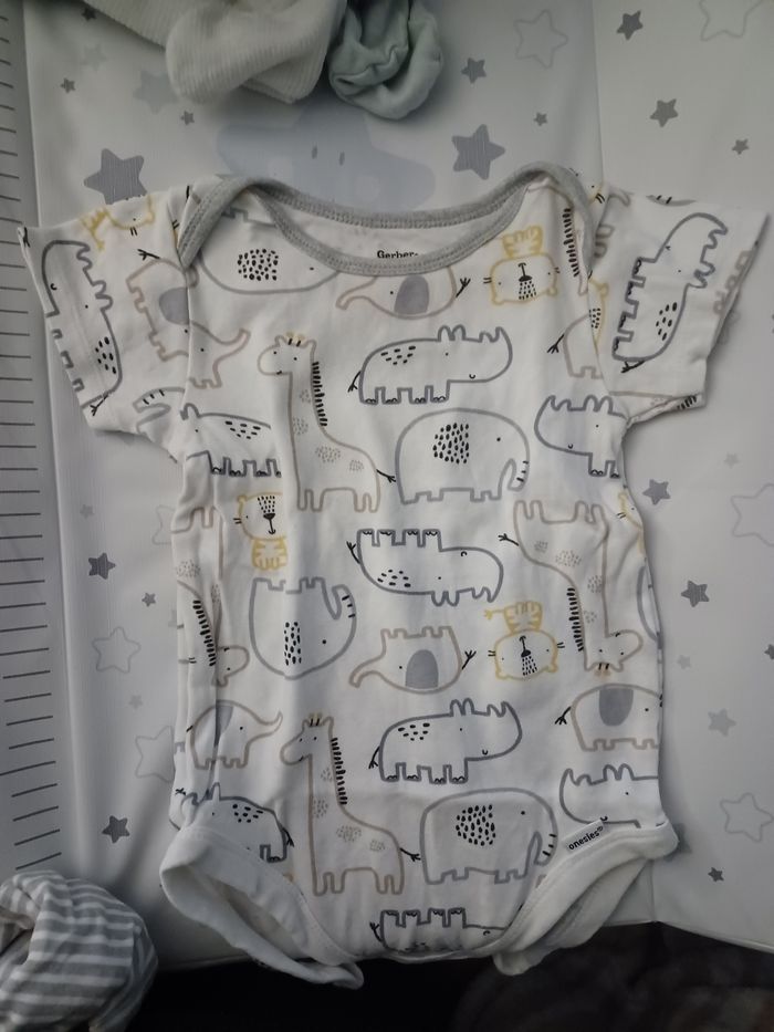 Lot body et pyjama - photo numéro 3