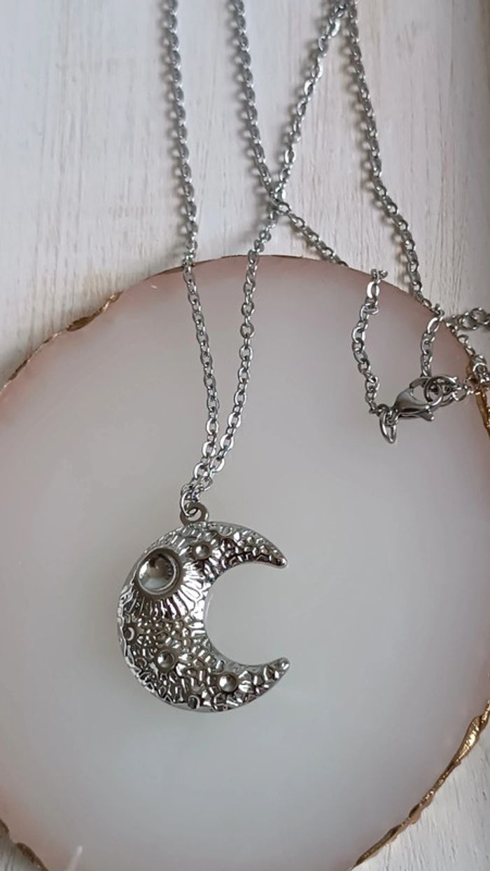 Joli collier acier inoxydable et pendentif lune - photo numéro 2