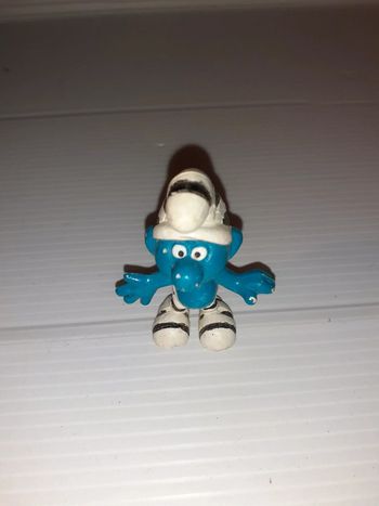 Schtroumpf prisonnier.