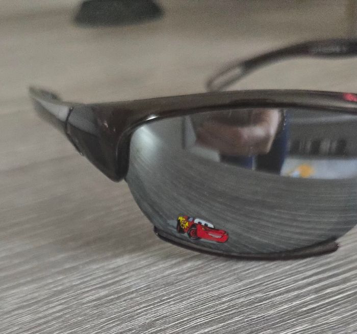 Lunettes enfant disney cars en parfait état - photo numéro 3