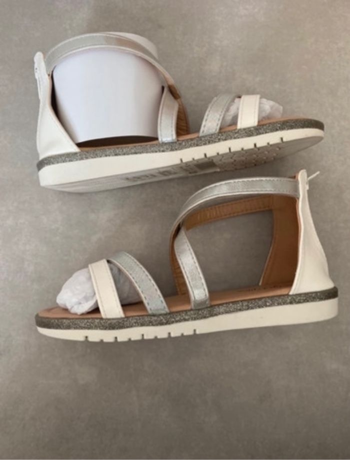 Chaussures Sandales fille Taille 31 - photo numéro 3