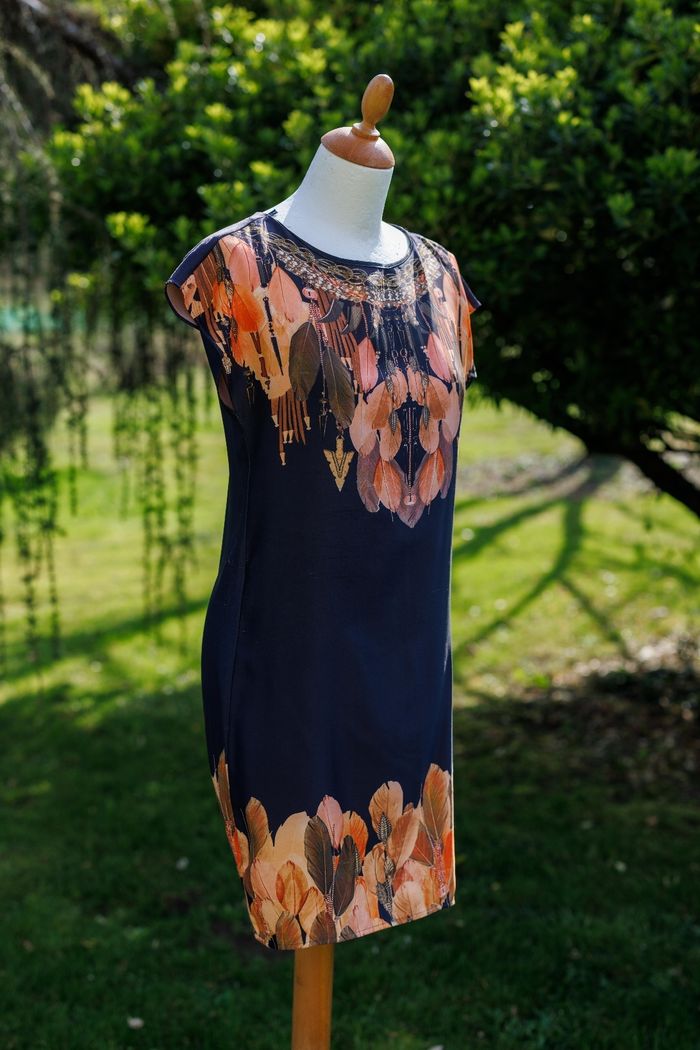 Robe noire satinée imprimé bohême coupe courte 36 - photo numéro 2