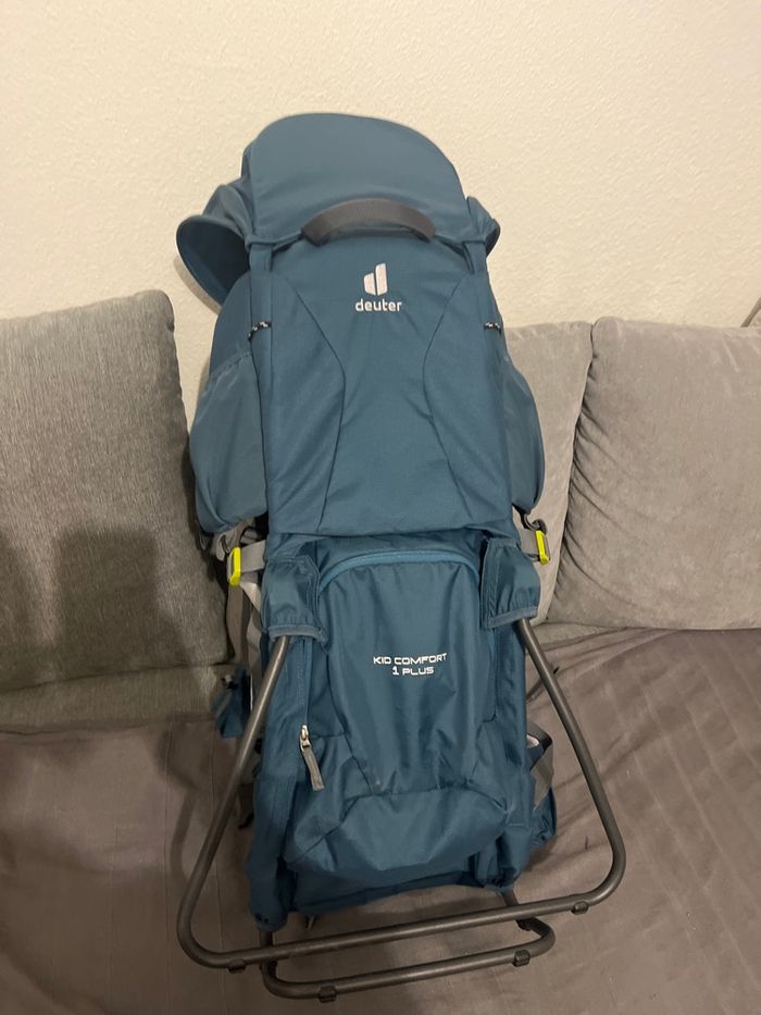 Porte bébé randonnée deuter avec repose pieds - photo numéro 3