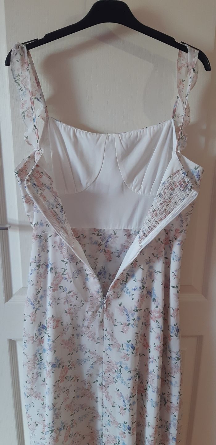 Robe fluide à fleurs taille M neuve - photo numéro 6