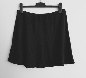 Mini jupe noire. Primark. Viscose. Taille 42 / 44