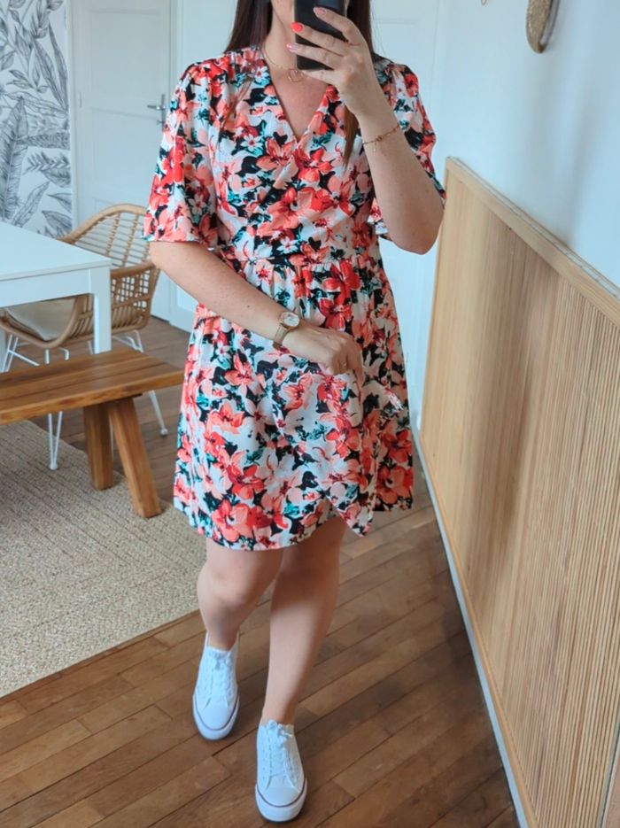 Robe fleurie coupe portefeuille Canberra Taille S/M - photo numéro 2