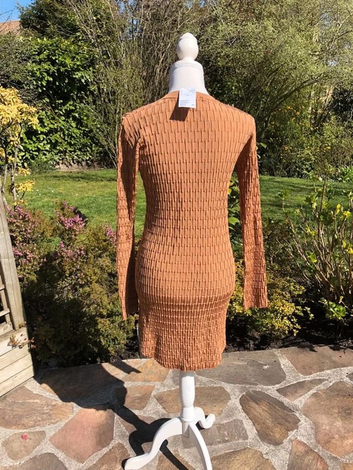 Robe H&M neuve taille 38 - photo numéro 6