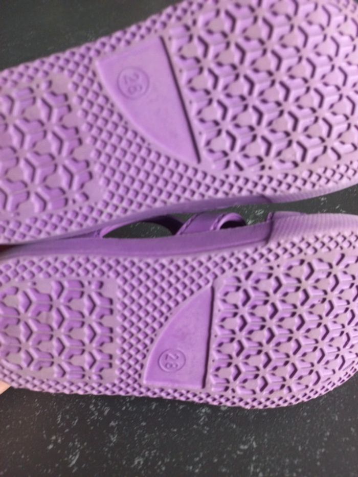 Chaussures d eau p 28 - photo numéro 4