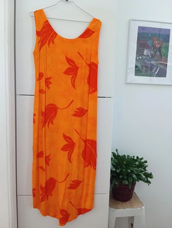 Robe longue en viscose orange à fleurs