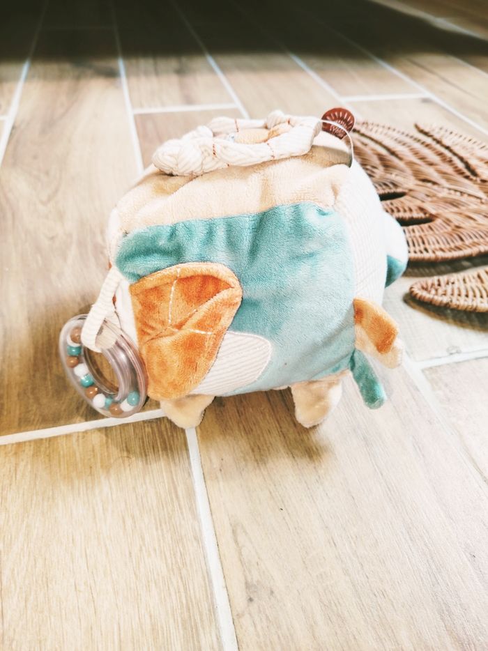 🐻Cube sensoriel /d'éveil multi activités en tissus marque Noukie's - photo numéro 5