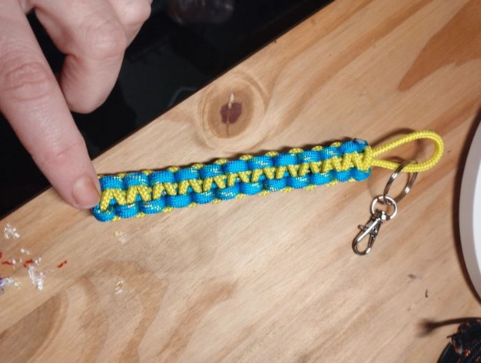 Porte clés en paracorde fait main - photo numéro 3