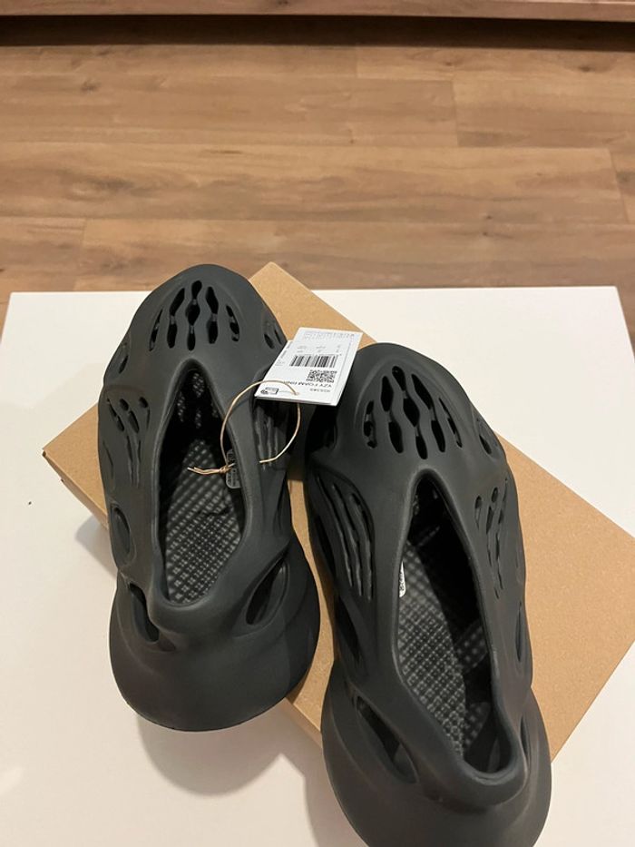 Yeezy foam Carbon - photo numéro 7
