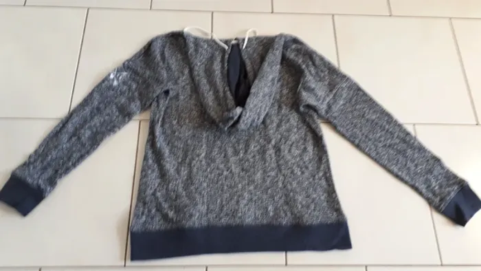 Sweat"cache cache" taille 1 - photo numéro 2