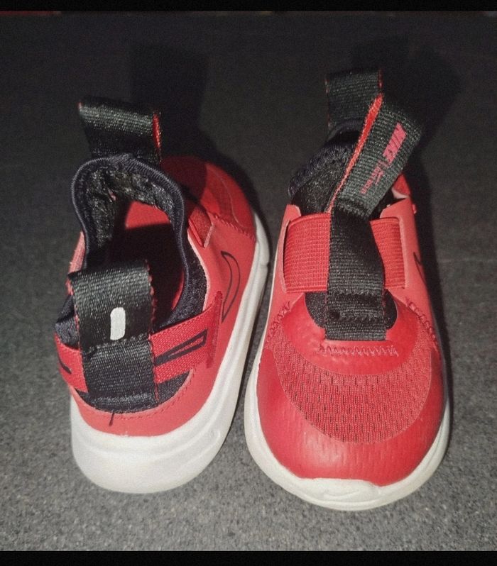 Basket Nike Taille 22 - photo numéro 3