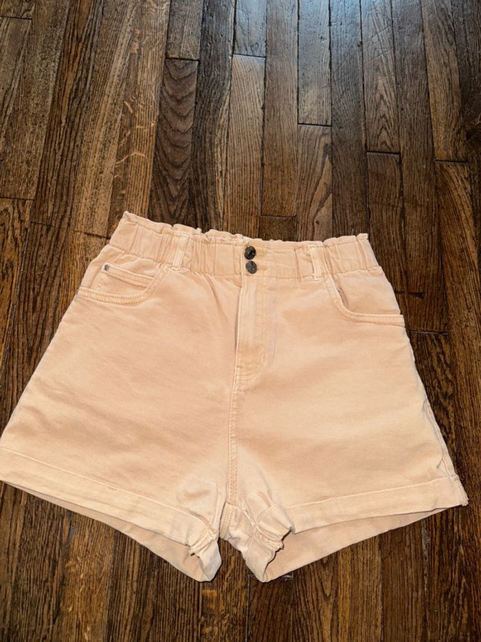 Short bershka Taille 40