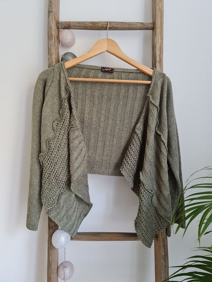 Gilet cardigan taille 38 M