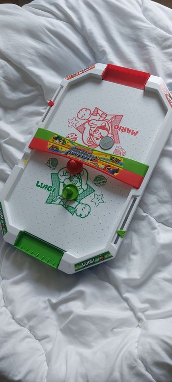 Air hockey mario