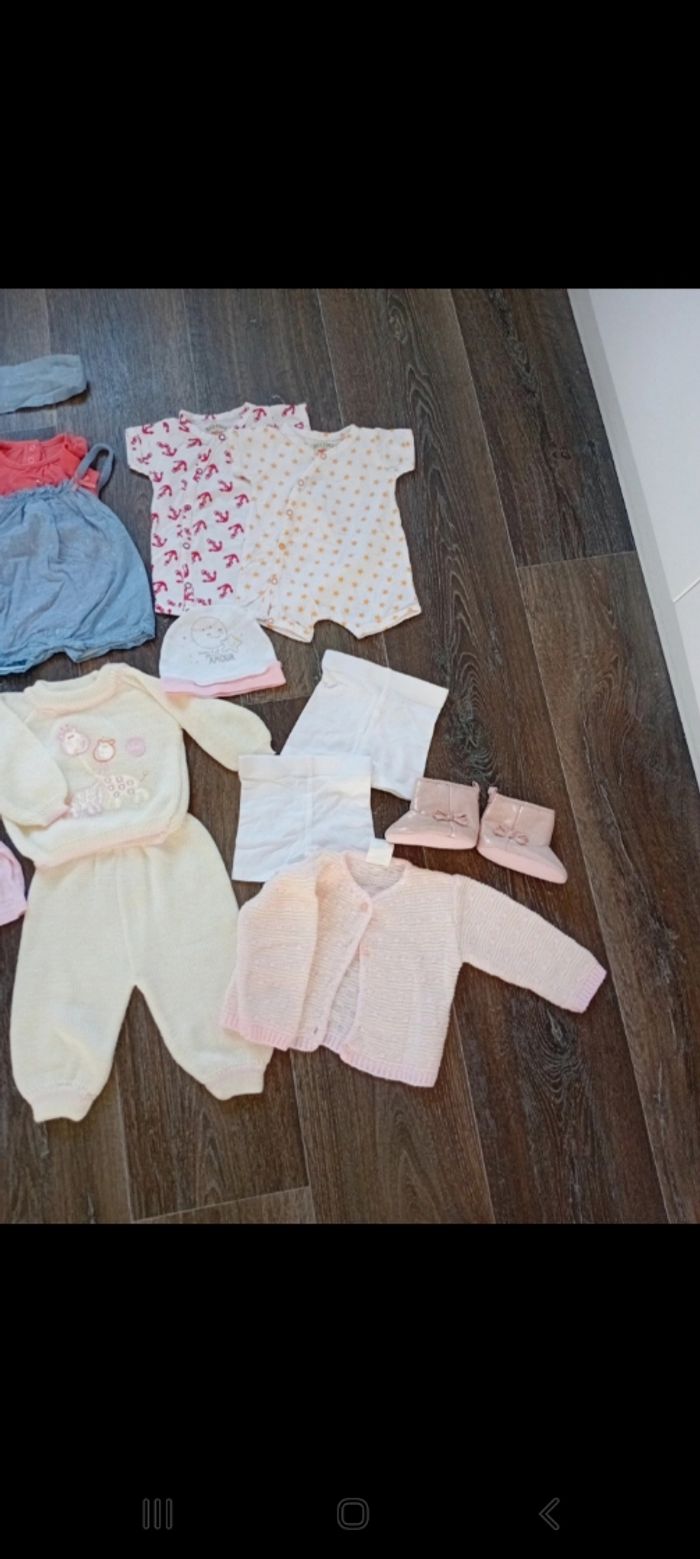 Lot de bebe fille 0/1 mois  ( 19 pieces) - photo numéro 4