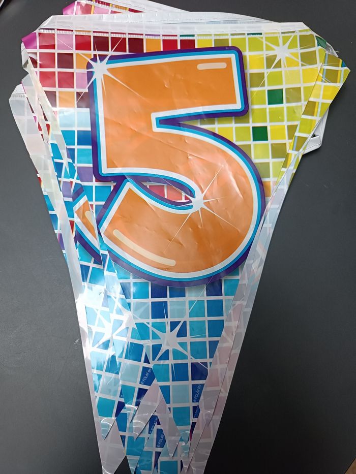 Lot de 2 banderoles anniversaire chiffre 5 ans