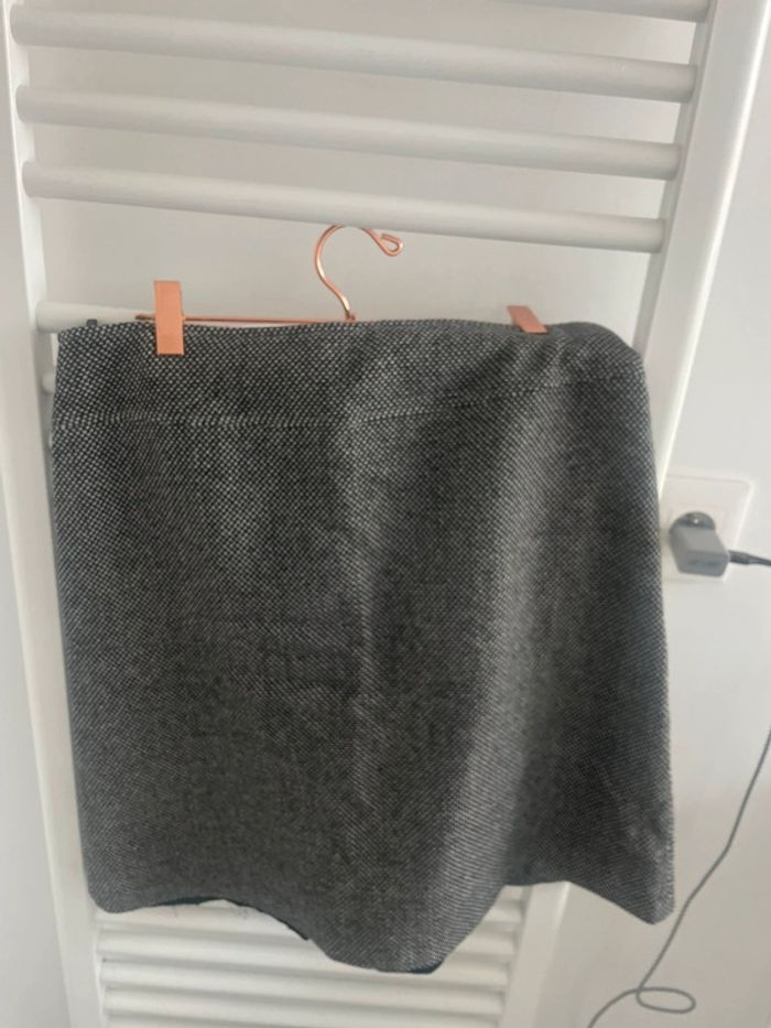 Jupe  en laine benetton taille 40 - photo numéro 2