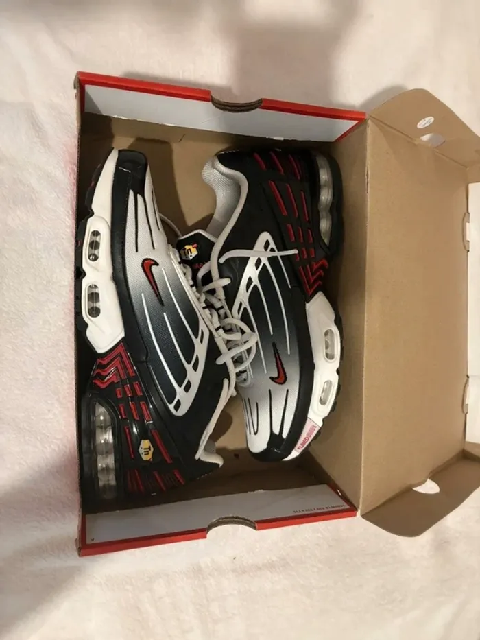 Nike Air Max Plus III – Noir, Blanc & Rouge – Édition Tuned Air – Taille 43 - photo numéro 9