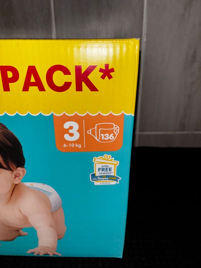 Maxi Pack de 136 Couches Pampers  Baby-Dry Neuf Dans L’emballage Taille: 3 - photo numéro 2