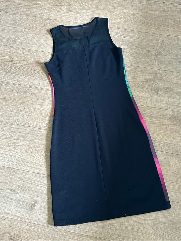 Robe noire et imprimée sans manches Desigual taille S bon état - photo numéro 8