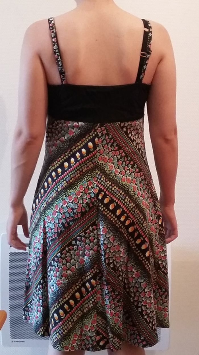 Robe d'été légère - photo numéro 2