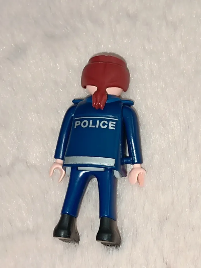 Playmobil-Policière 🩵🩷 - photo numéro 2