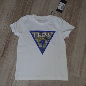 T-shirt guess neuf 2ans
