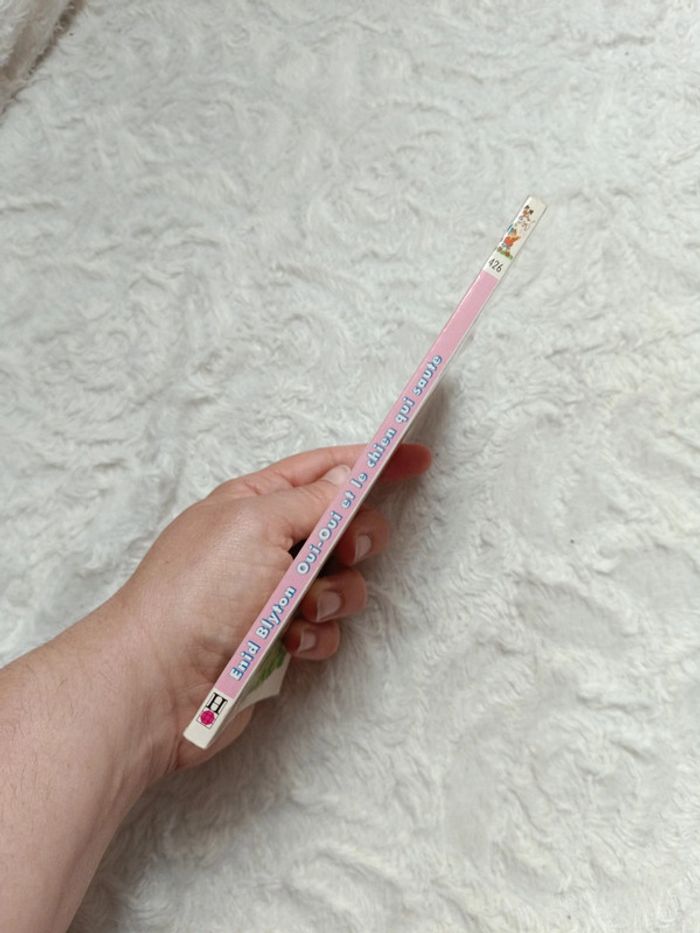 Livre enfant Oui oui et le chien qui saute Bibliothèque mini rose premières lectures Hachette - photo numéro 3