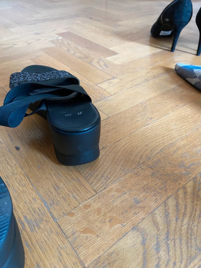 Sandales Bâta noir platform 3 cm talon 6 cm très légère taille 39 mit 1 fois - photo numéro 5
